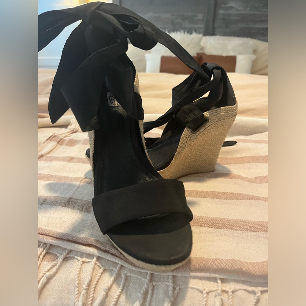 Ugg Jules tie platform wedges size 8.